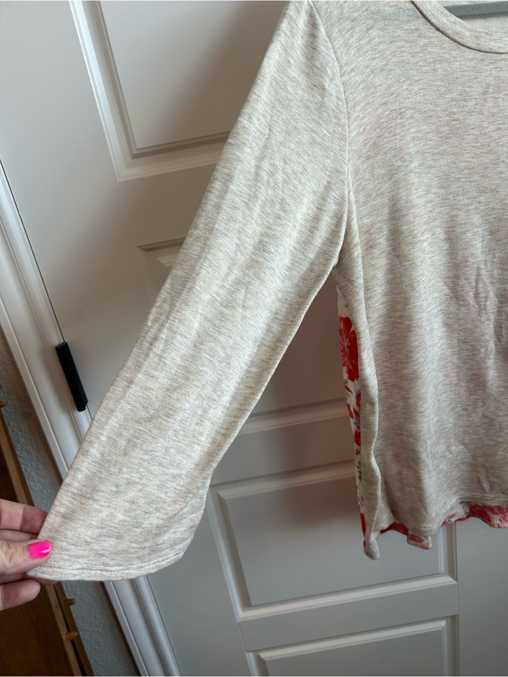 Cream Crewneck Tunic Top with Floral Back Pattern - Picture 3 of 9